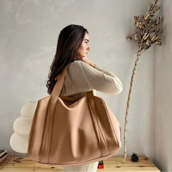 Dagne Dover Landon Carryall Extra Large Duffel Bag in Onyx Air Mesh - Picture 15 of 16